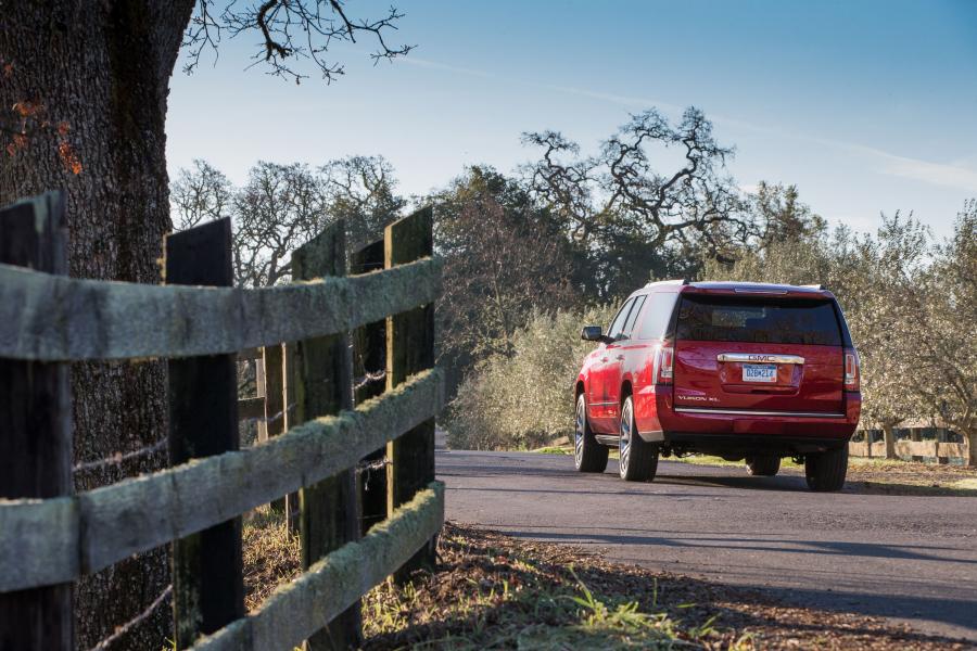  GMC Yukon XL Denali 2015 года  (фото 19 из 20)